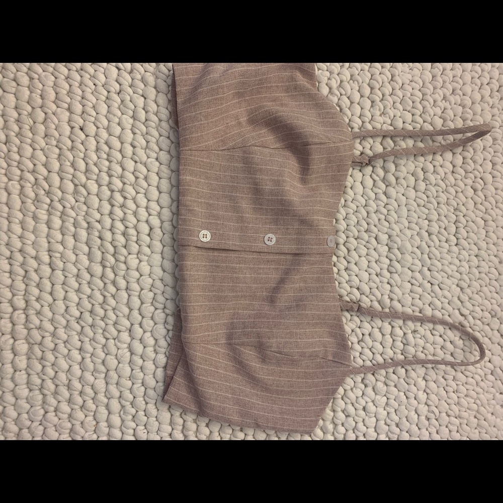 Cropped pink white top
